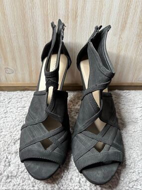 Xappeal Black Cutout Peep Toe Stiletto Heels Black Zip Womens Size 11